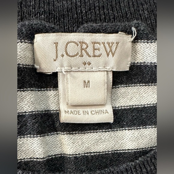 J Crew Charcoal Gray and White Striped Sleeveless Top. Size M - Picture 3 of 4